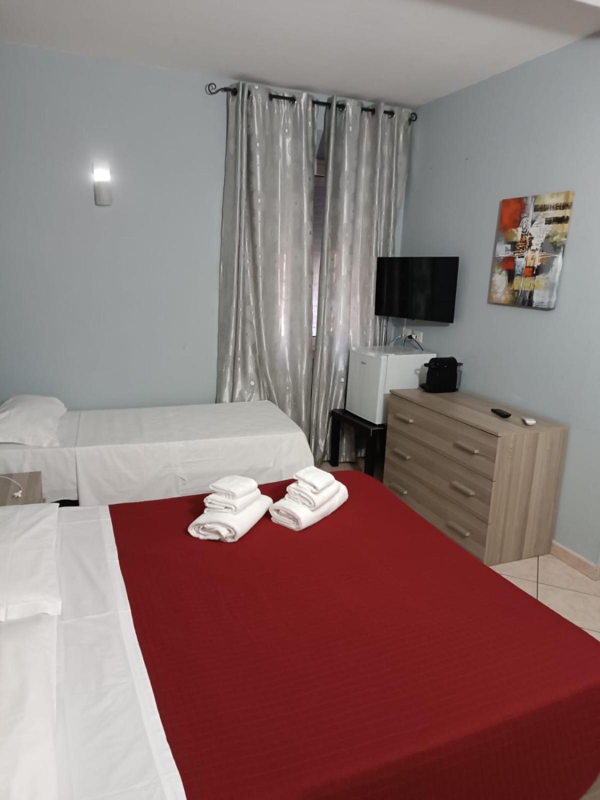 Affitti Only Sleep Bagno Privato Apartment Парма Екстериор снимка